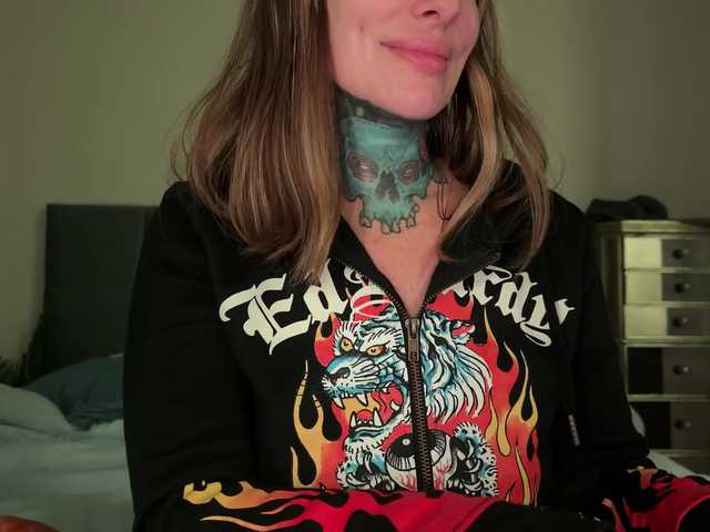 iiixbostonxiii's BongaCams show and profile