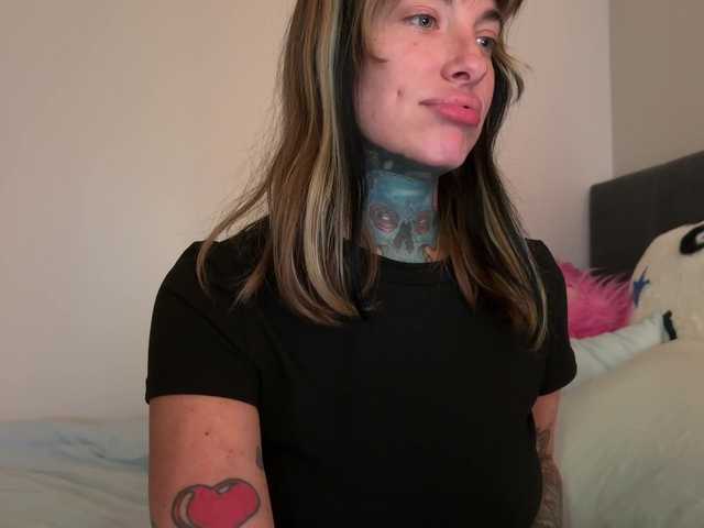 iiixbostonxiii's BongaCams show and profile