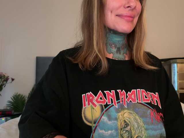 iiixbostonxiii's BongaCams show and profile