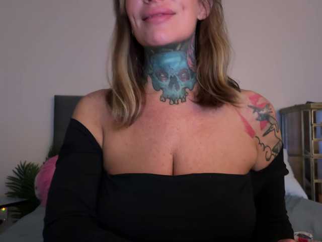 iiixbostonxiii's BongaCams show and profile