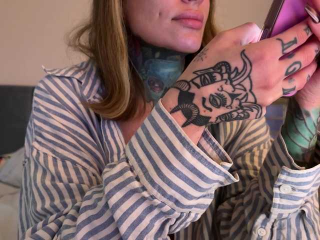 iiixbostonxiii's BongaCams show and profile