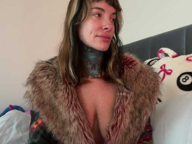 iiixbostonxiii's BongaCams show and profile