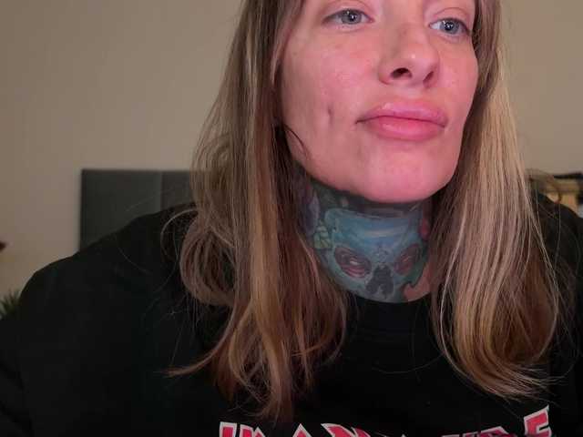 iiixbostonxiii's BongaCams show and profile