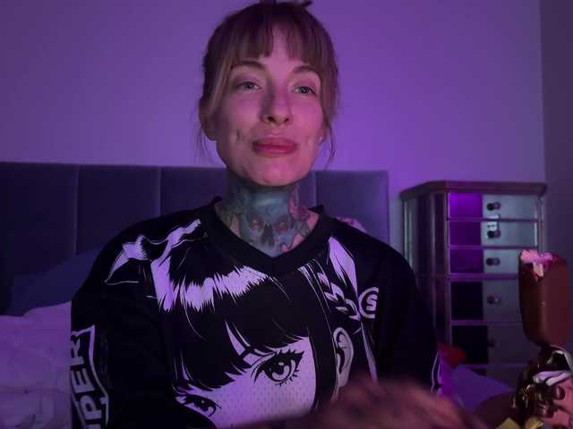 iiixbostonxiii's BongaCams show and profile