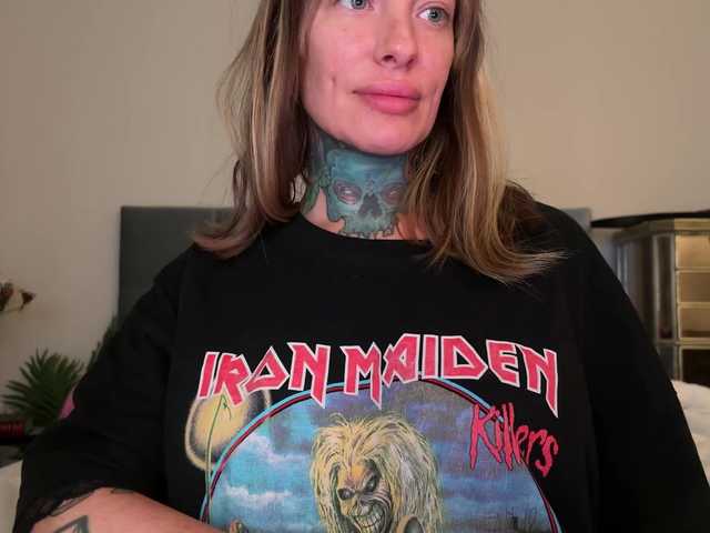 iiixbostonxiii's BongaCams show and profile