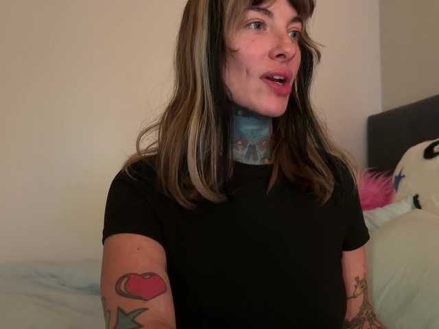 iiixbostonxiii's BongaCams show and profile