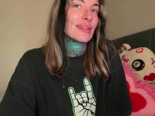 iiixbostonxiii's BongaCams show and profile