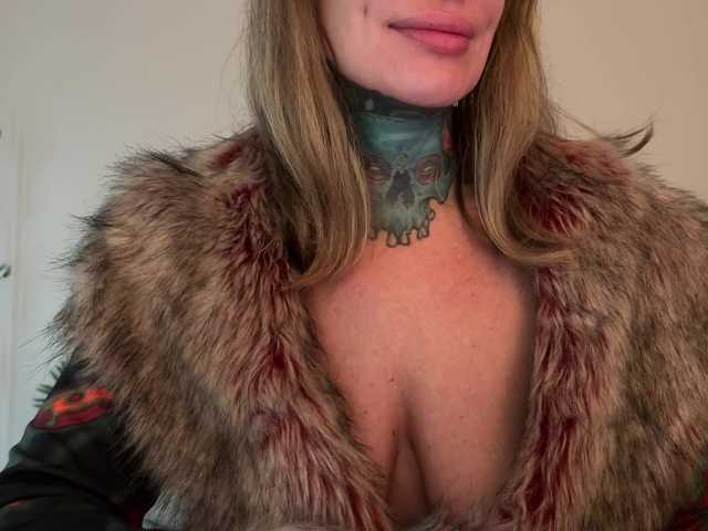 iiixbostonxiii's BongaCams show and profile