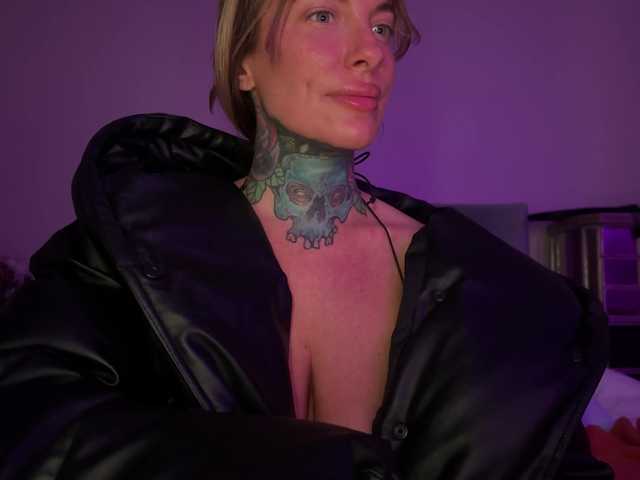 iiixbostonxiii's BongaCams show and profile