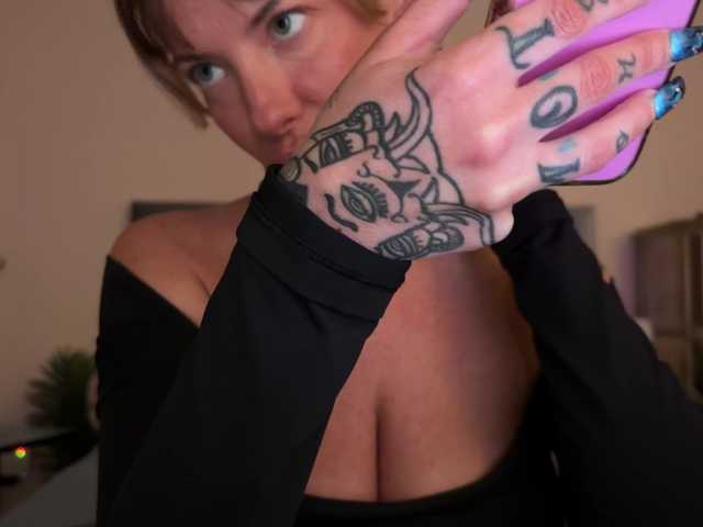 iiixbostonxiii's BongaCams show and profile