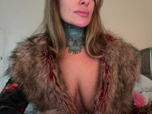 iiixbostonxiii's BongaCams show and profile