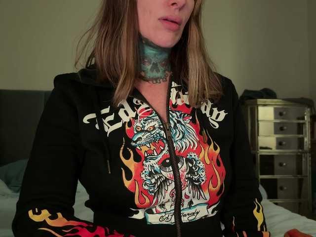 iiixbostonxiii's BongaCams show and profile