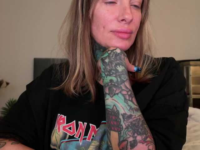 iiixbostonxiii's BongaCams show and profile