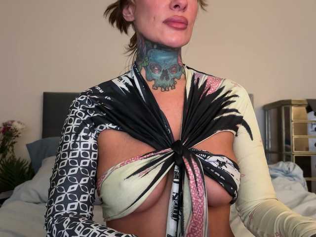 iiixbostonxiii's BongaCams show and profile