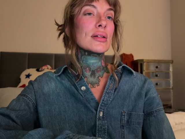 iiixbostonxiii's BongaCams show and profile