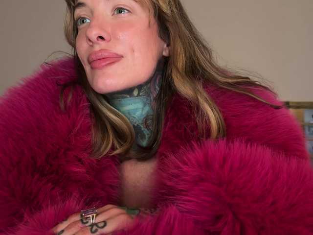 iiixbostonxiii's BongaCams show and profile