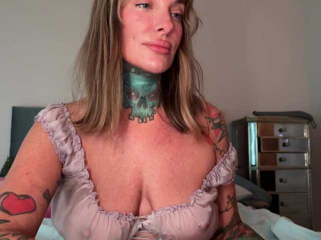 iiixbostonxiii's BongaCams show and profile