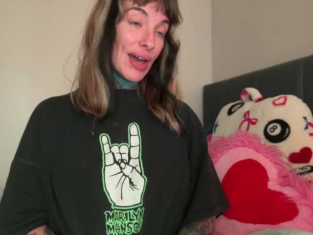 iiixbostonxiii's BongaCams show and profile