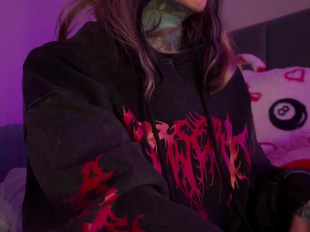 iiixbostonxiii's BongaCams show and profile