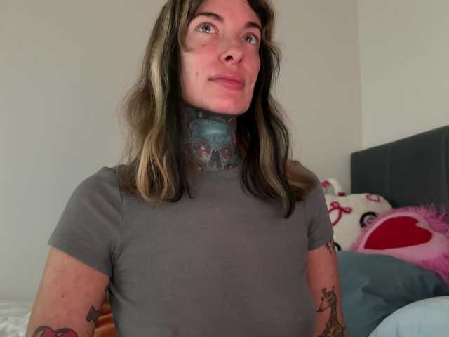 iiixbostonxiii's BongaCams show and profile