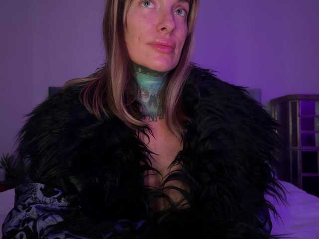 iiixbostonxiii's BongaCams show and profile