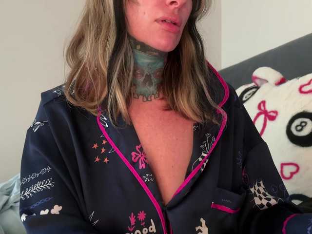 iiixbostonxiii's BongaCams show and profile