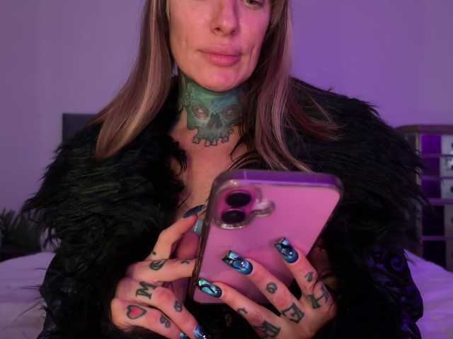 iiixbostonxiii's BongaCams show and profile