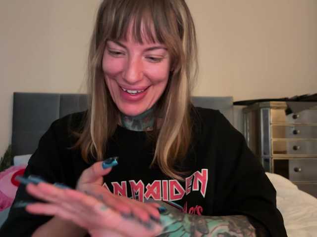 iiixbostonxiii's BongaCams show and profile