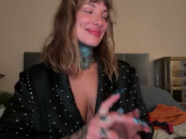 iiixbostonxiii's BongaCams show and profile