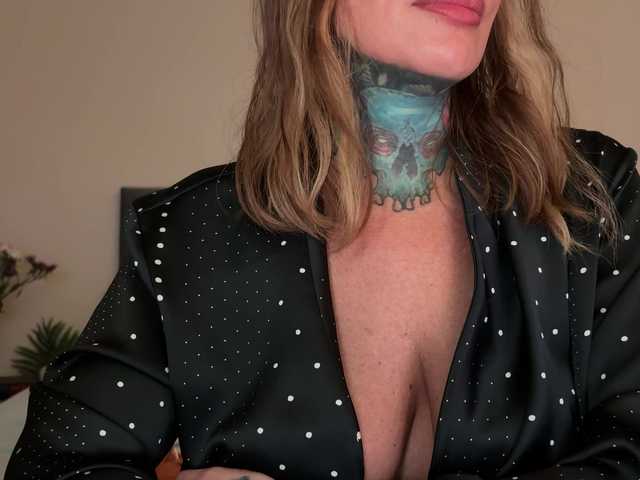 iiixbostonxiii's BongaCams show and profile