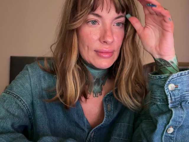 iiixbostonxiii's BongaCams show and profile