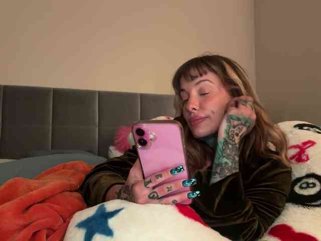 iiixbostonxiii Live Webcam on BongaCams