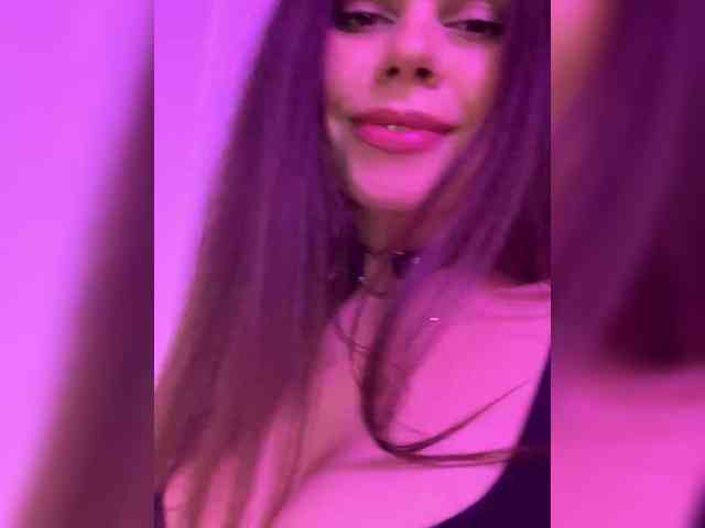 Alisia_Purr