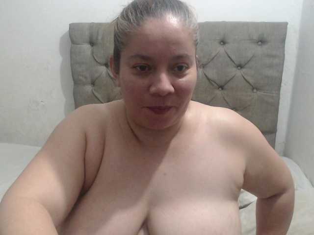 tiffa1hot's BongaCams show and profile