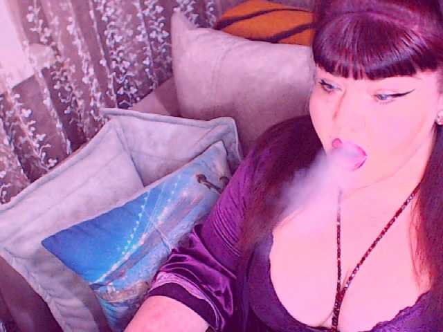 le modèle RedBustyX est en webcam porno dans un show sur le site bongacams, il possède les tags suivants: White/Caucasian,Redhead,Shaved