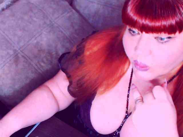 RedBustyX webcam