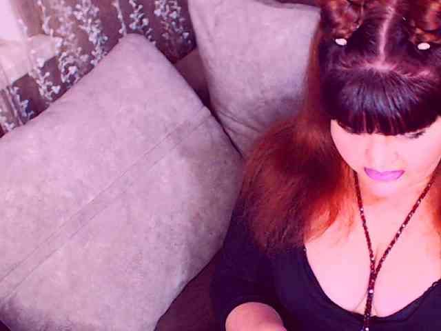 RedBustyX webcam
