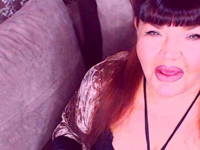 RedBustyX webcam
