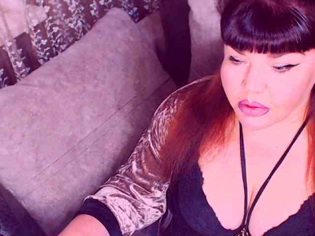 RedBustyX webcam