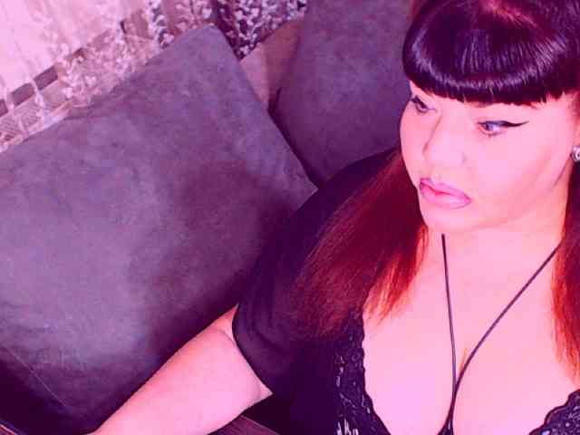 RedBustyX webcam