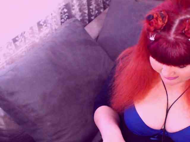 RedBustyX webcam