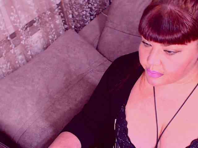 RedBustyX webcam