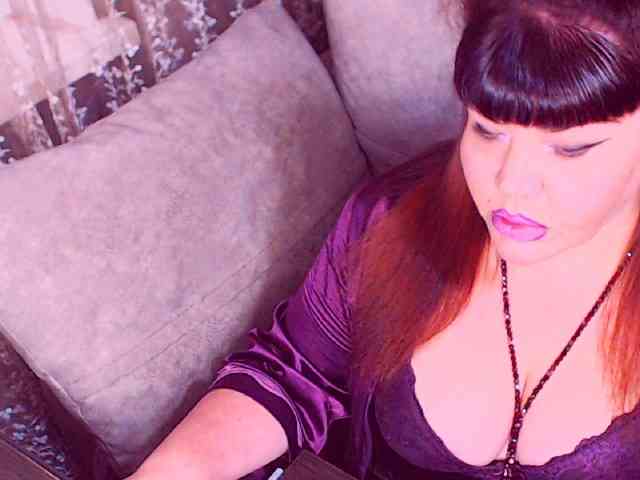 RedBustyX webcam