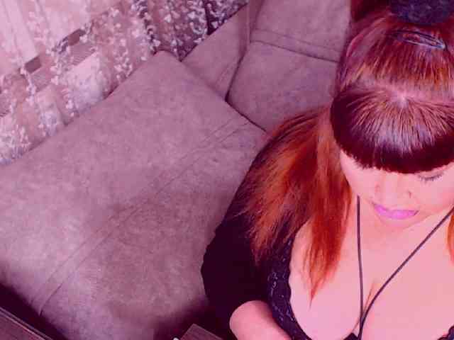 RedBustyX webcam