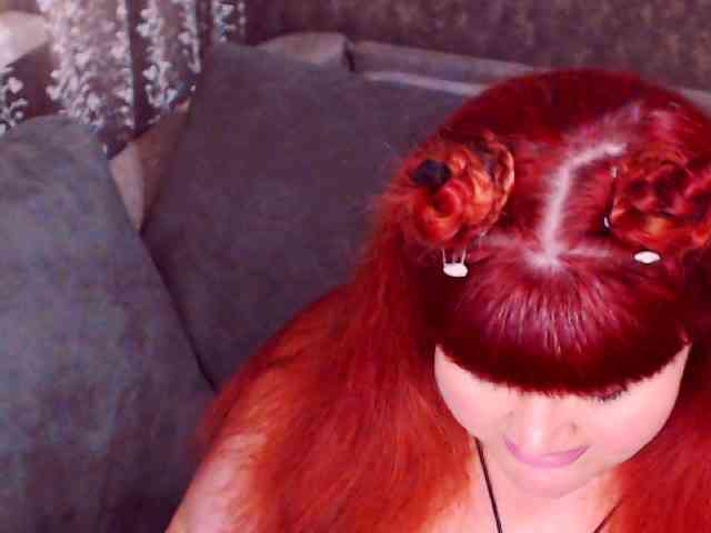 RedBustyX webcam