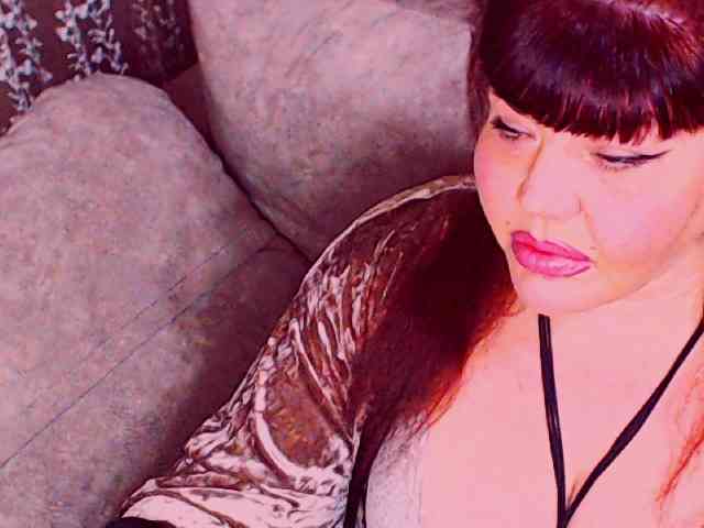 RedBustyX webcam