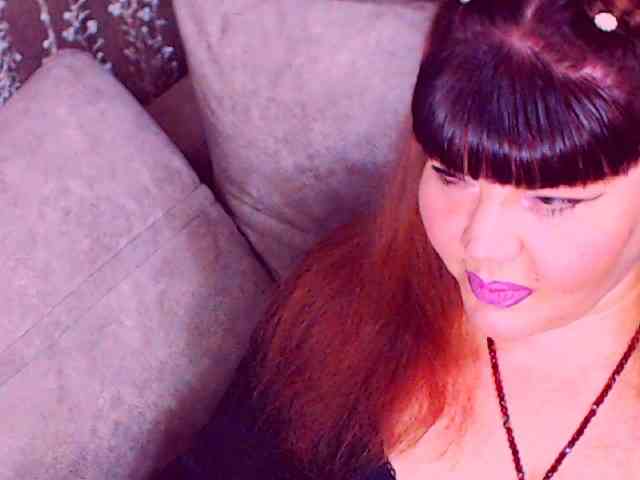 RedBustyX webcam