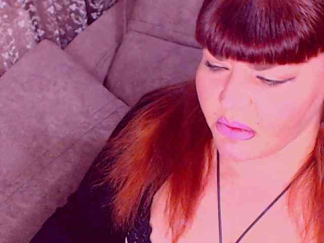 RedBustyX webcam