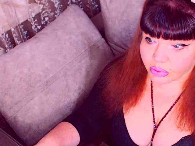 RedBustyX webcam