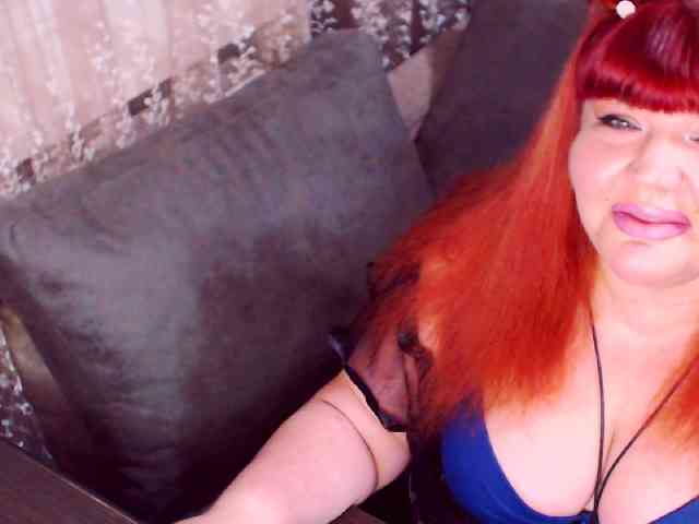 RedBustyX webcam